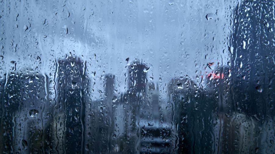 O contraste entre o ar frio da frente fria e o ar quente j&aacute; presente no pa&iacute;s intensifica as condi&ccedil;&otilde;es para chuvas fortes