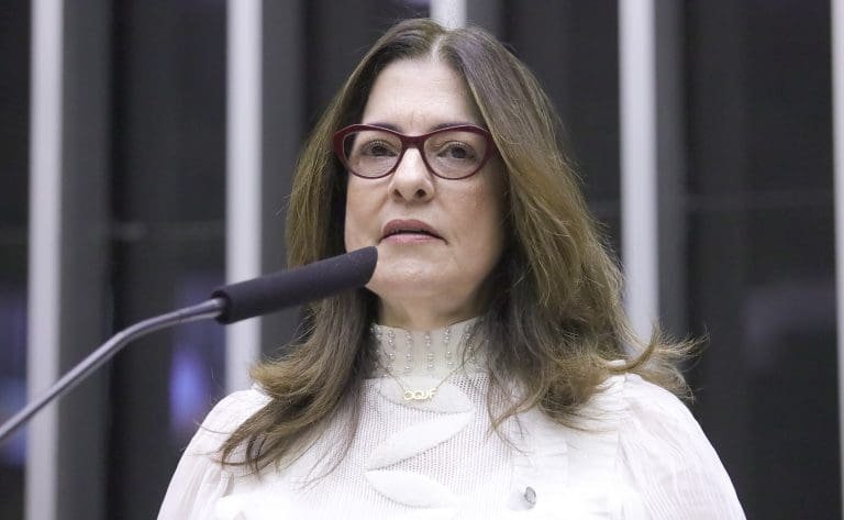 Comissão aprova projeto que classifica a aproximação consensual do agressor como descumprimento de medida protetiva