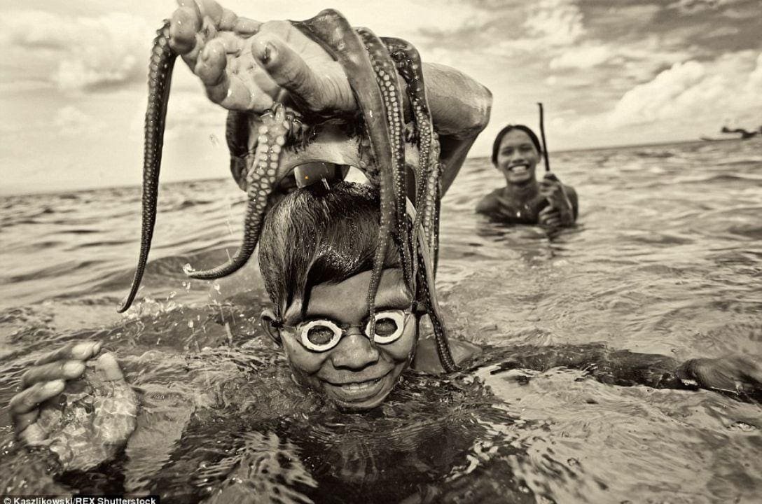 Conheça os 'homens-peixe', tribo ancestral aquática que corre risco de extinção