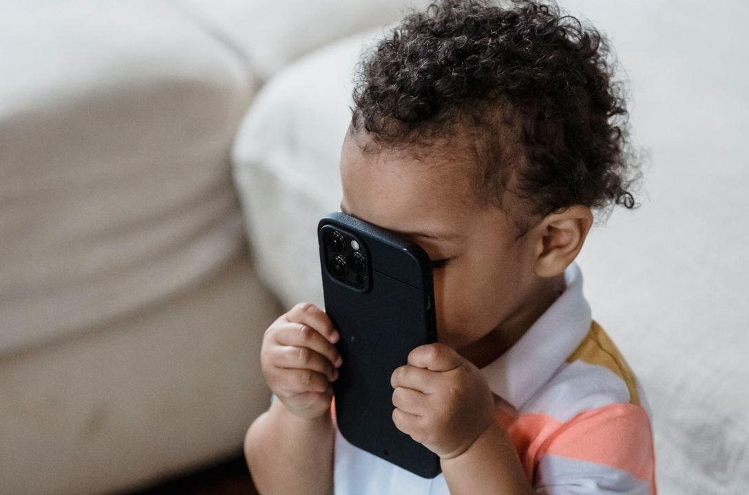 Dicas para proteger crianças e adolescentes nas redes sociais