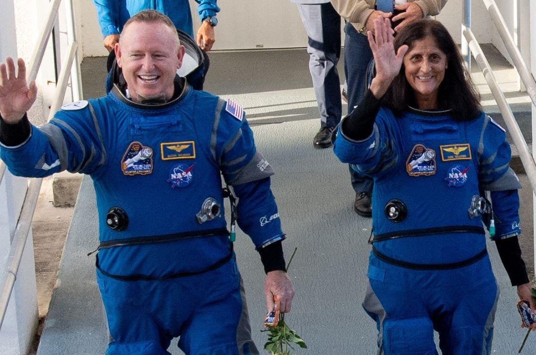 Eles ficaram 9 meses a mais no espaço e sem hora extra!