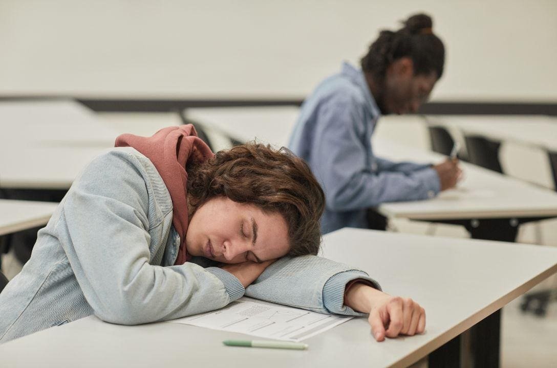 Escola mudou horário e as faltas caíram e as notas aumentaram