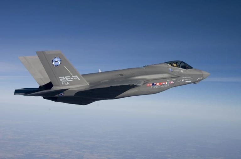 F-35 pode lançar armas nucleares usando combustível sustentável