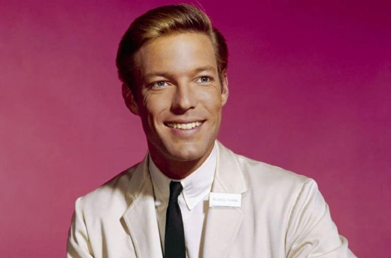 Faleceu Richard Chamberlain - O galã que viveu uma vida dupla