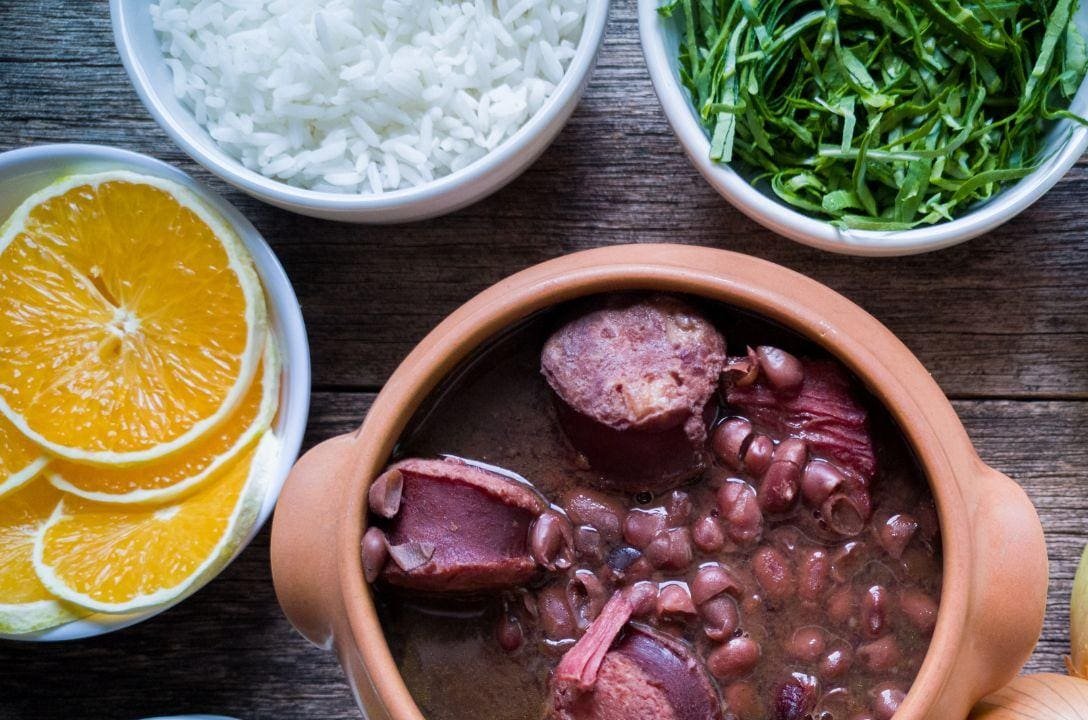 Fatia de laranja na feijoada é mais que um acompanhamento!