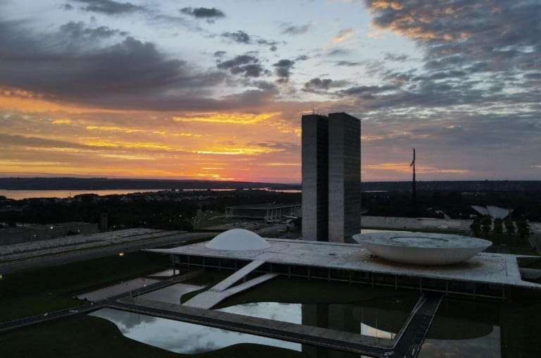 Fim da reeleição? Entenda o que pode mudar no seu voto