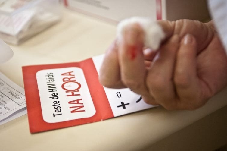 Hoje é Dia: combate à Aids e Dia Nacional do Samba são destaques