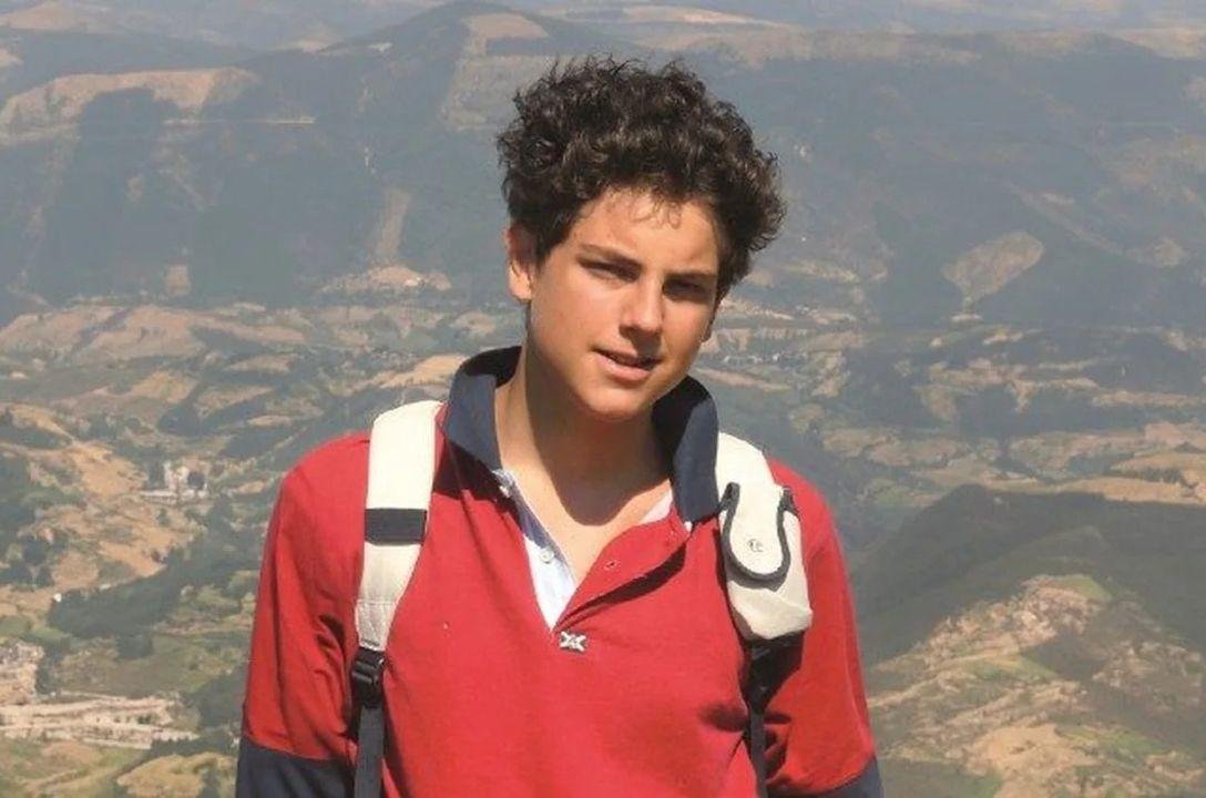 Já imaginou um adolescente gamer virar um santo influencer?