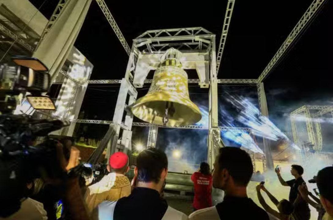 Já ouviu o maior sino do mundo? Ele está em Goiás!