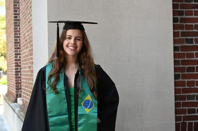 Jovem goiana é eleita a melhor aluna de Harvard em 2025