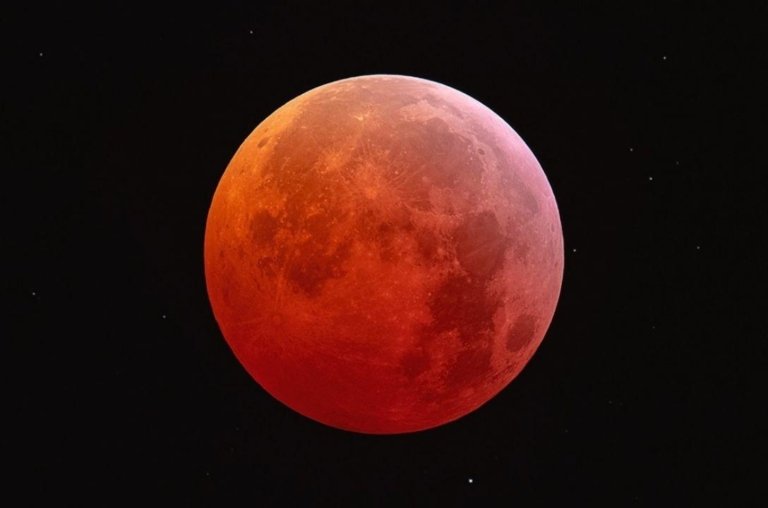 "Lua de Morango", a mais baixa desde 2006, acontece hoje