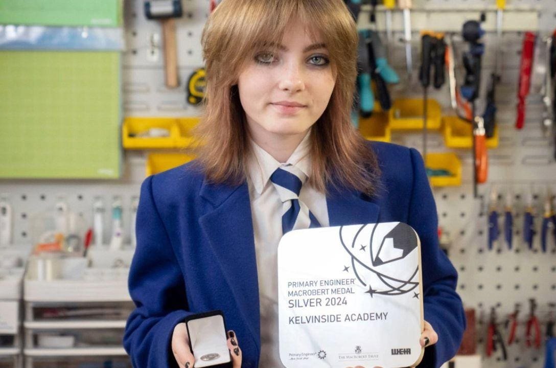 Menina de 12 anos cria cobertor solar que pode salvar vidas