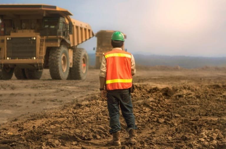 Nova descoberta de Terras Raras no Brasil - 6 vezes mais que a China