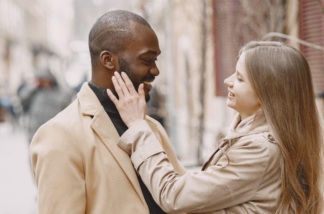 O carinho da parceira pode curar seu estresse!