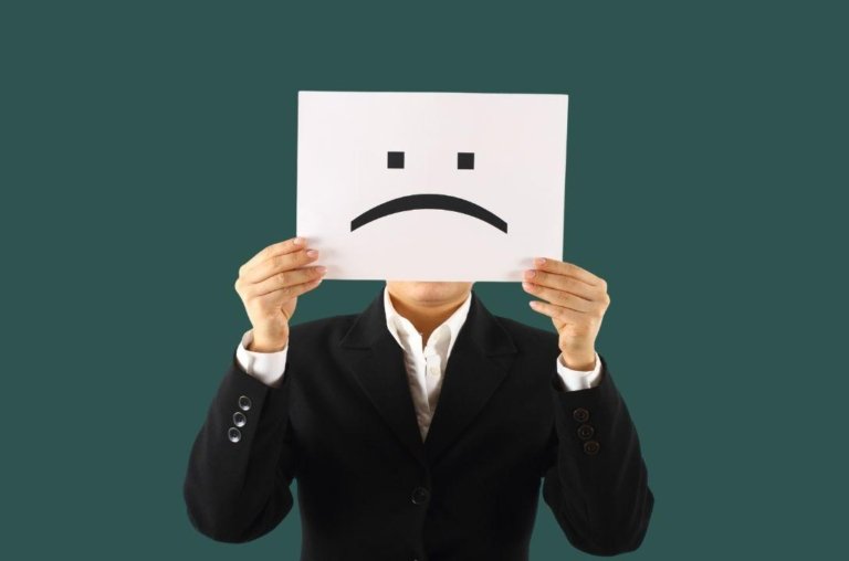 O que é cherofobia? Existe realmente o medo de ser feliz?