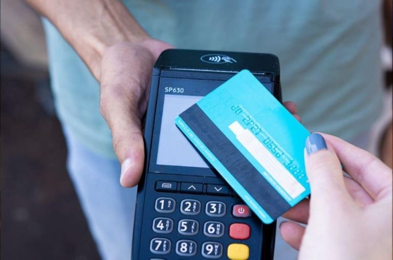 O que é IOF? Veja como ele afeta sua vida financeira