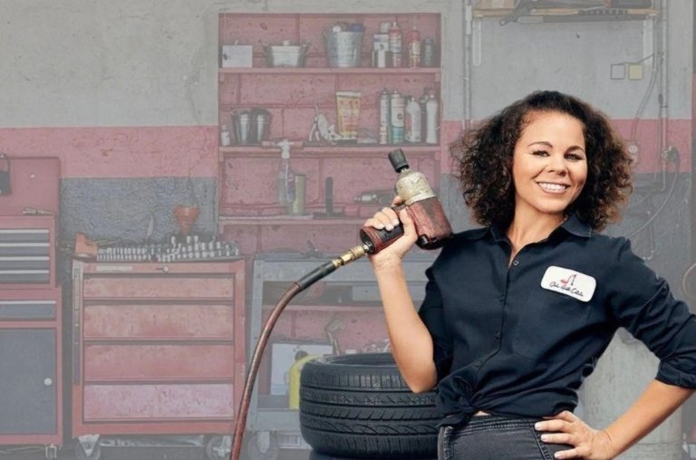 Oficina só para mulheres com salão de beleza enquanto aguardam