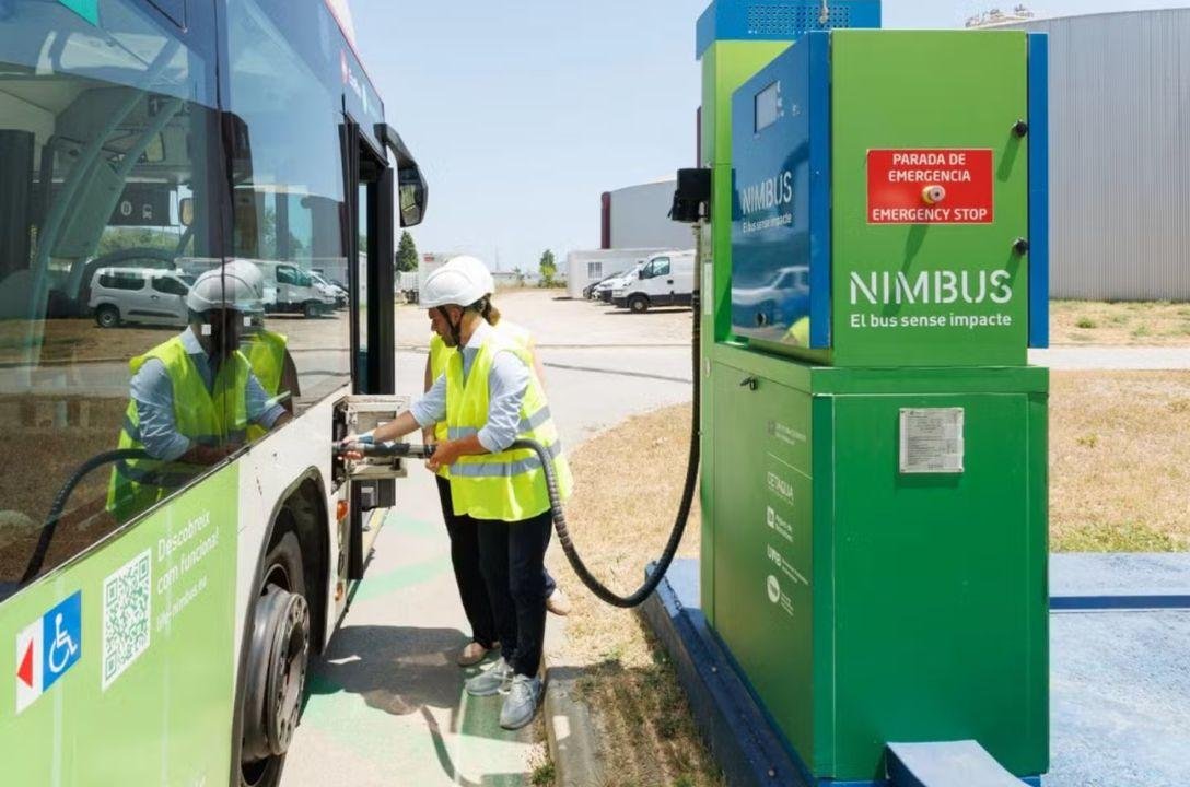 Ônibus movido a fezes já rodou mais de 14 mil quilômetros