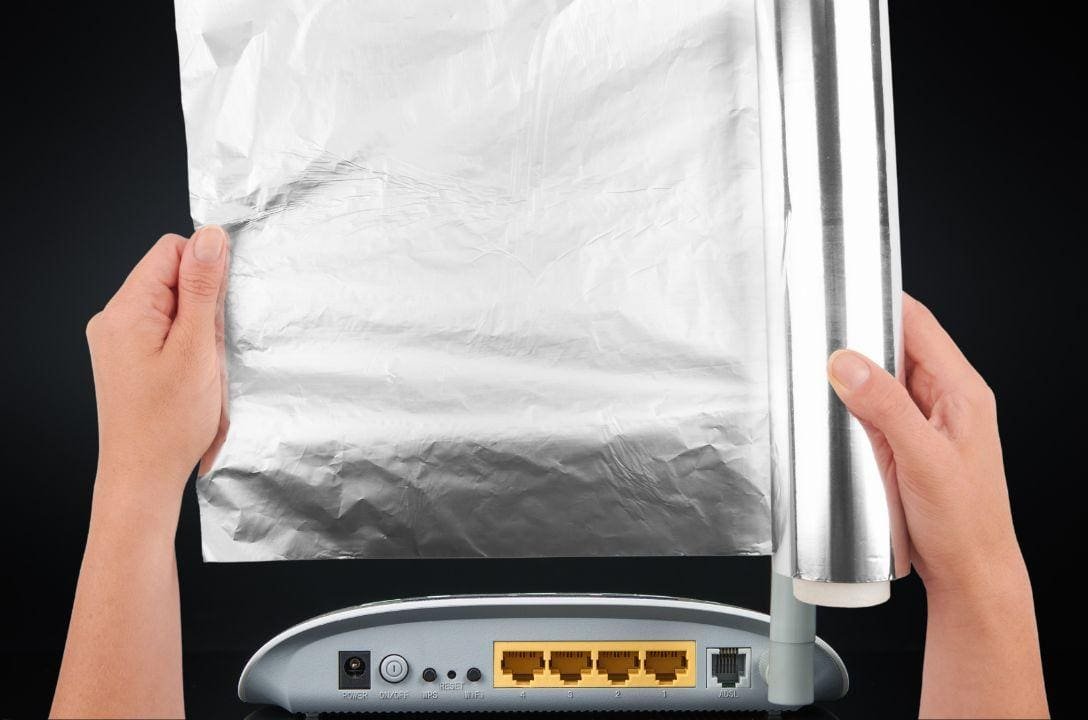 Papel alumínio no roteador? Veja o que realmente acontece