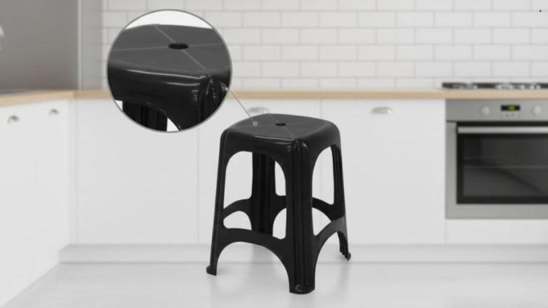 Para que serve o furo nas cadeiras e bancos de plástico?