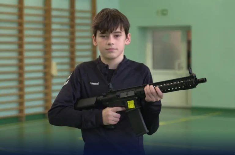 Polônia terá aulas de tiro obrigatórias no ensino básico