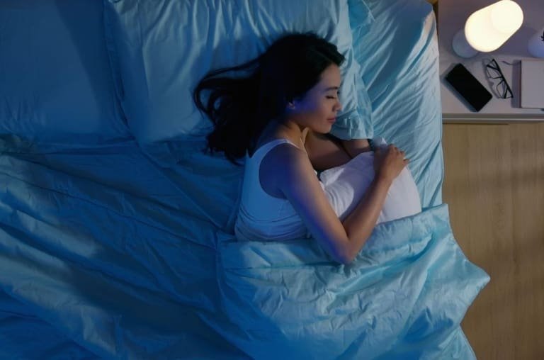 Por que as mulheres precisam dormir mais que os homens?