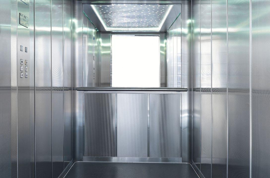 Por que todo elevador tem espelho? A resposta surpreende