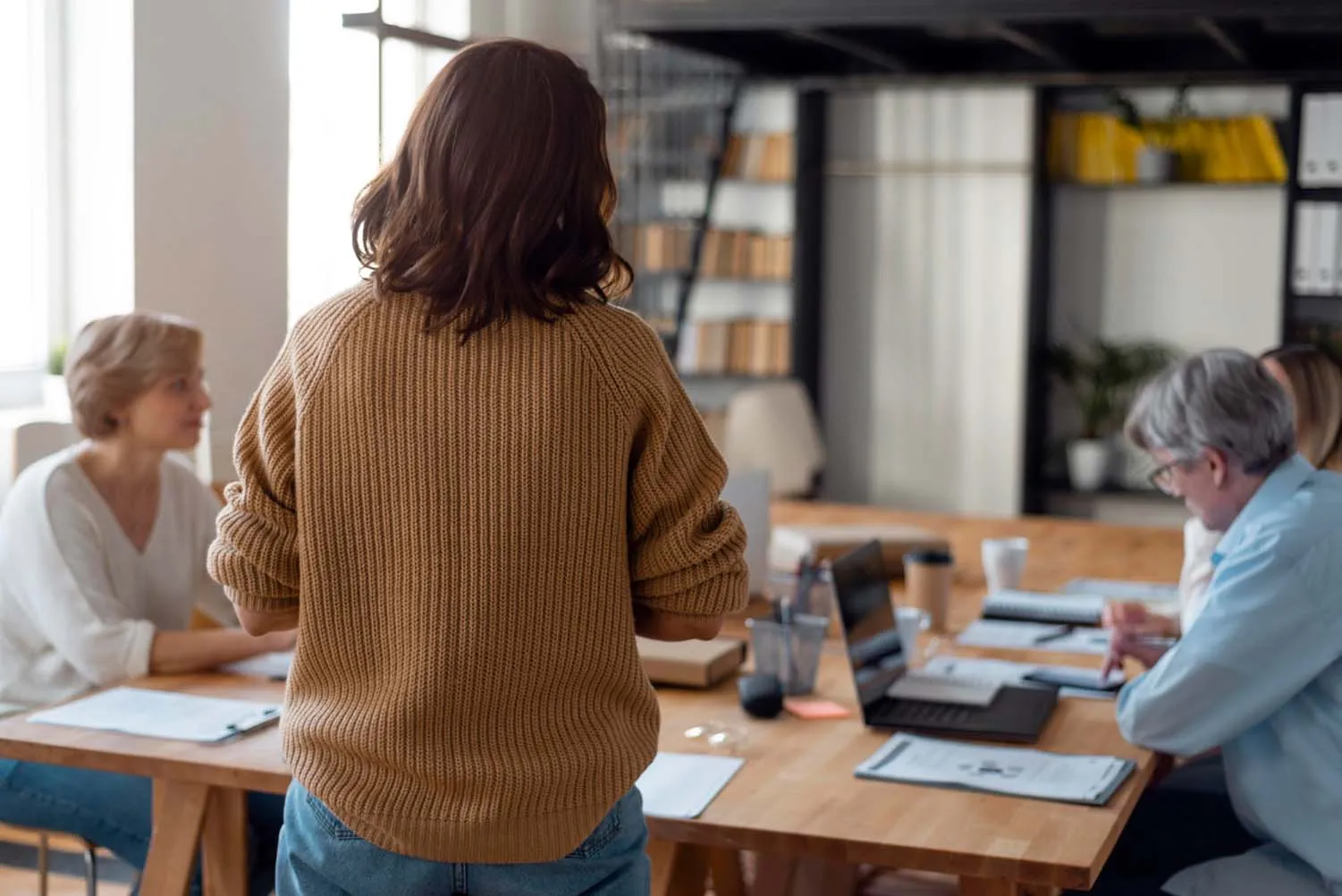 profissionais avaliam evolucao feminina no mundo corporativo