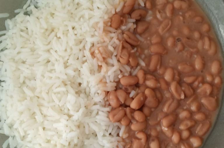 Saiba porque arroz e feijão é a dupla número 1 do brasil. Veja quais são os benefícios