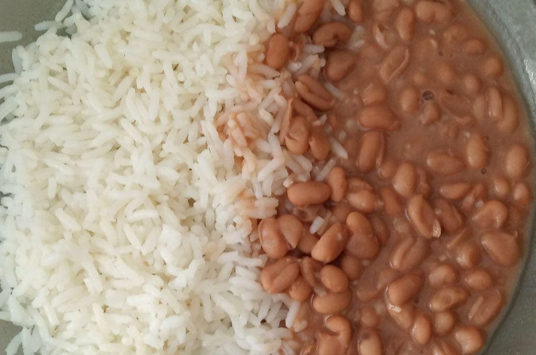 Saiba porque arroz e feijão é a dupla número 1 do brasil. Veja quais são os benefícios