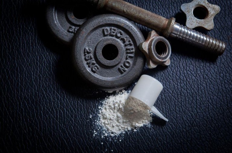 Seu whey pode estar sabotando seu treino. Veja como resolver
