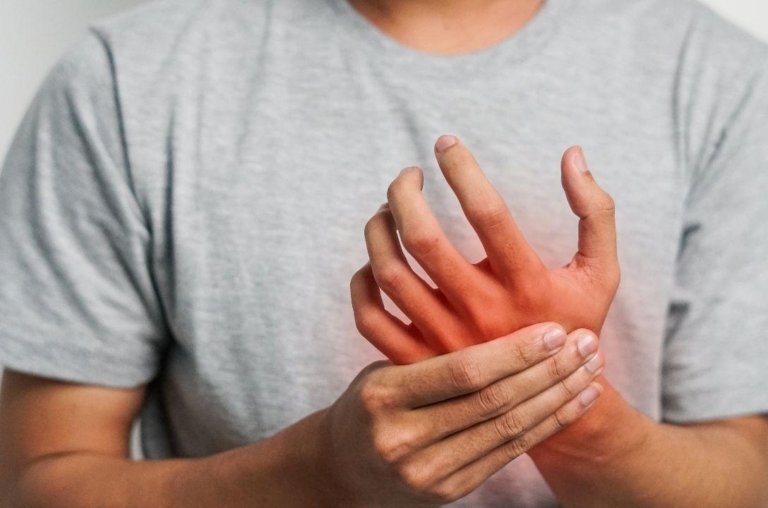 Suas mãos formigam quando você fica nervoso? Entenda por quê