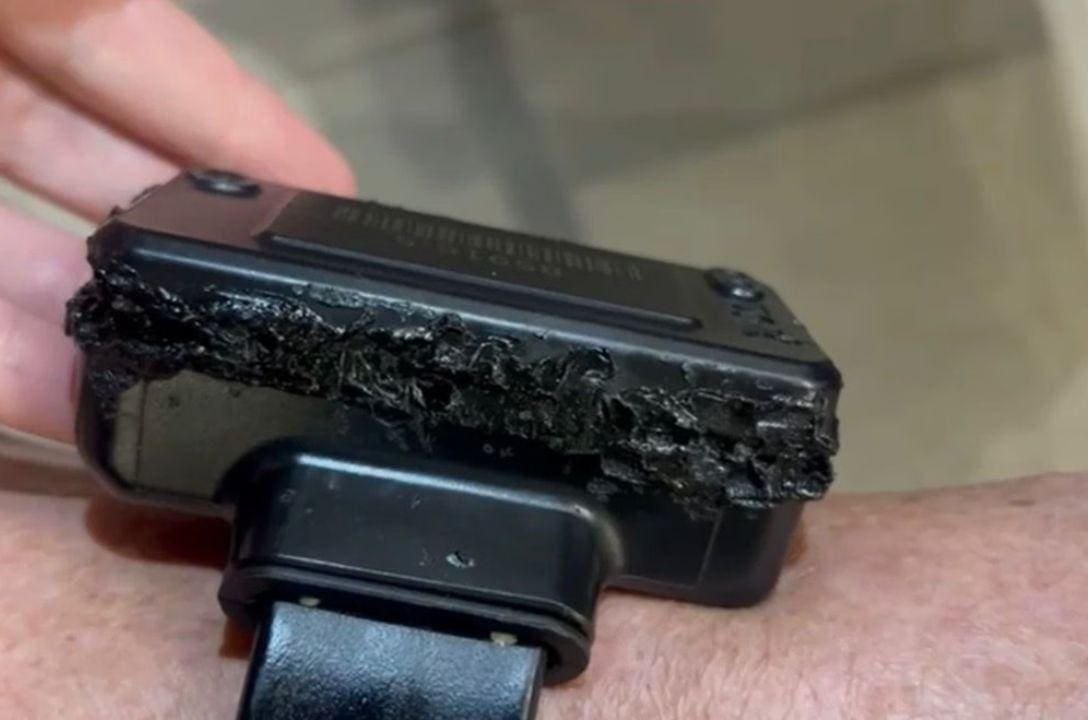 Tornozeleira eletrônica abre com ferro de solda? Já imaginou isso?