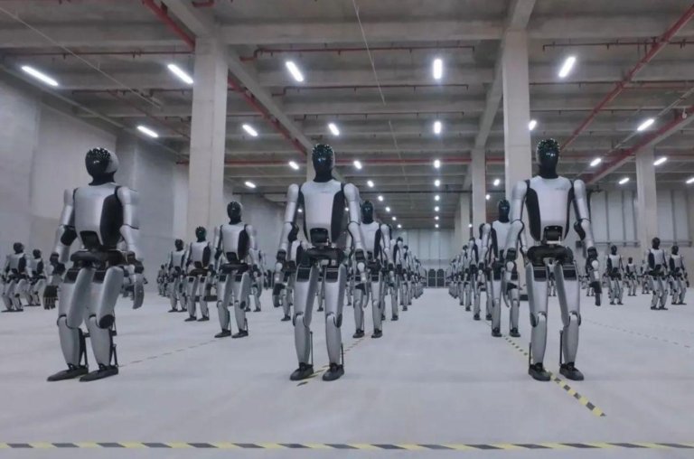 Walker S2 “robôs que vão trabalhar 24 horas por dia na China