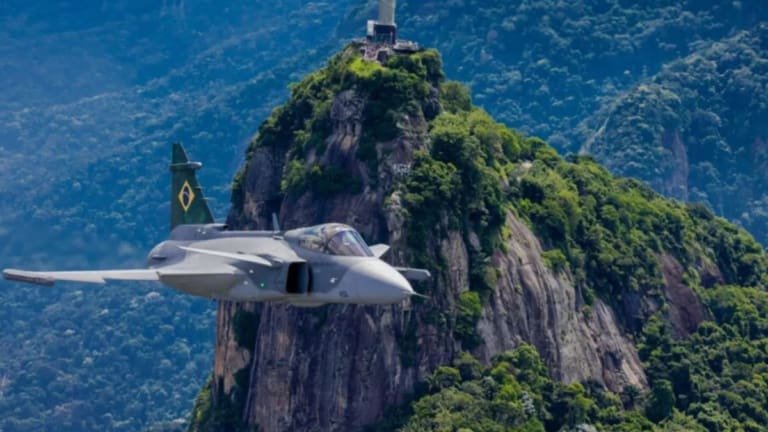 Como é o primeiro caça supersônico montado no Brasil?