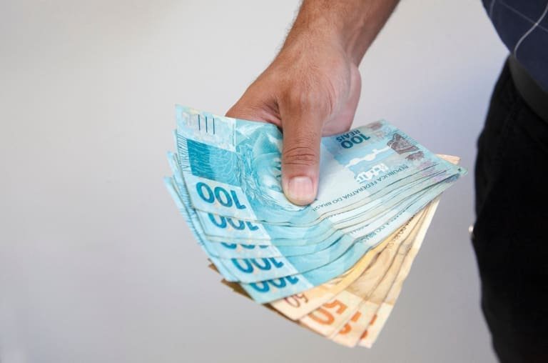Você seria a favor do fim definitivo do dinheiro de papel no Brasil?