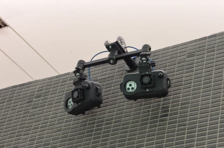 28 iPhones garantem o impedimento em campo