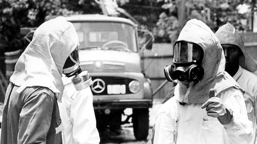 Tragédia do Césio-137 em Goiânia vira série da Netflix Os primeiros sinais de que algo estava errado surgiram quando várias pessoas começaram a apresentar sintomas semelhantes.