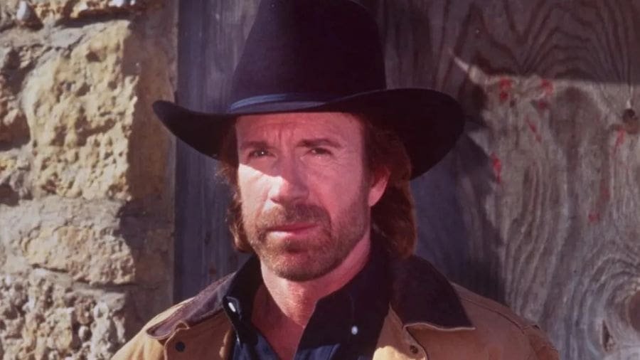 Chuck Norris morreu aos 86 anos, segundo comunicado divulgado pela fam&iacute;lia nas redes sociais
