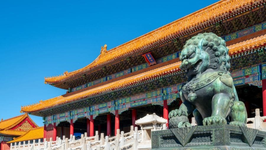 A edi&ccedil;&atilde;o de 2026 marca uma mudan&ccedil;a importante na forma como a China pretende crescer economicamente