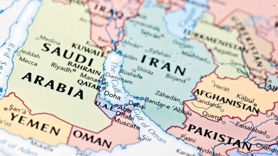 O Estreito de Ormuz conecta o Golfo P&eacute;rsico ao Golfo de Om&atilde; e ao Mar Ar&aacute;bico