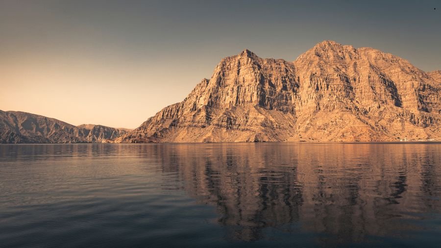 Al&eacute;m do petr&oacute;leo bruto, a regi&atilde;o tamb&eacute;m influencia combust&iacute;veis como gasolina, nafta e querosene de avia&ccedil;&atilde;o