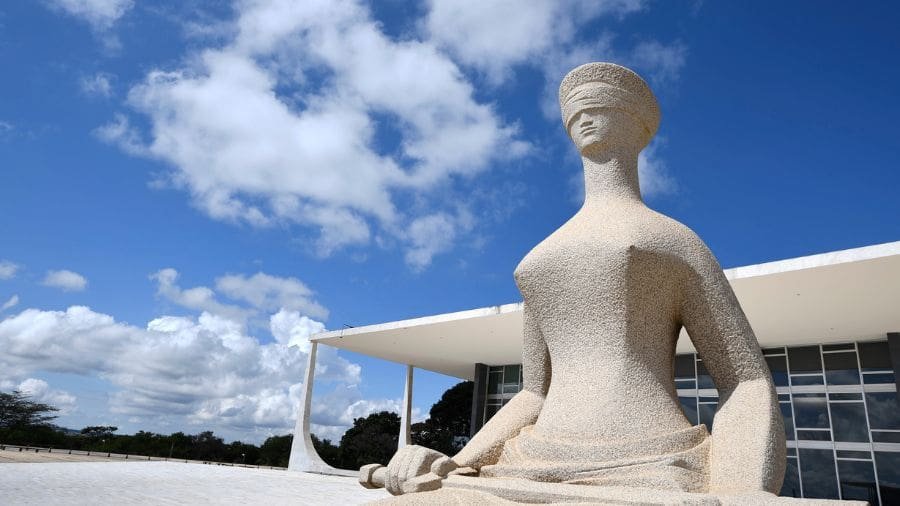 A Constitui&ccedil;&atilde;o j&aacute; n&atilde;o permite mais que a aposentadoria compuls&oacute;ria seja aplicada como penalidade m&aacute;xima em casos de infra&ccedil;&otilde;es disciplinares