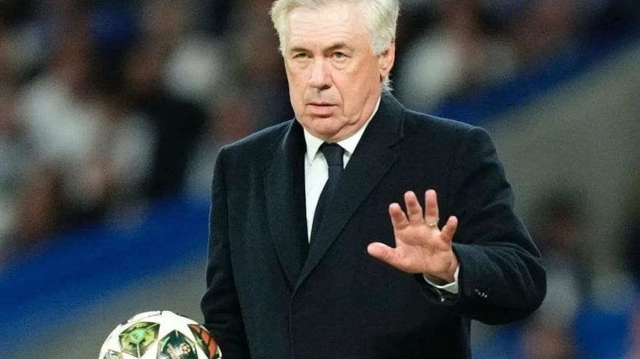 Mesmo j&aacute; classificado para a Copa, o treinador segue testando nomes em ambos os lados do campo