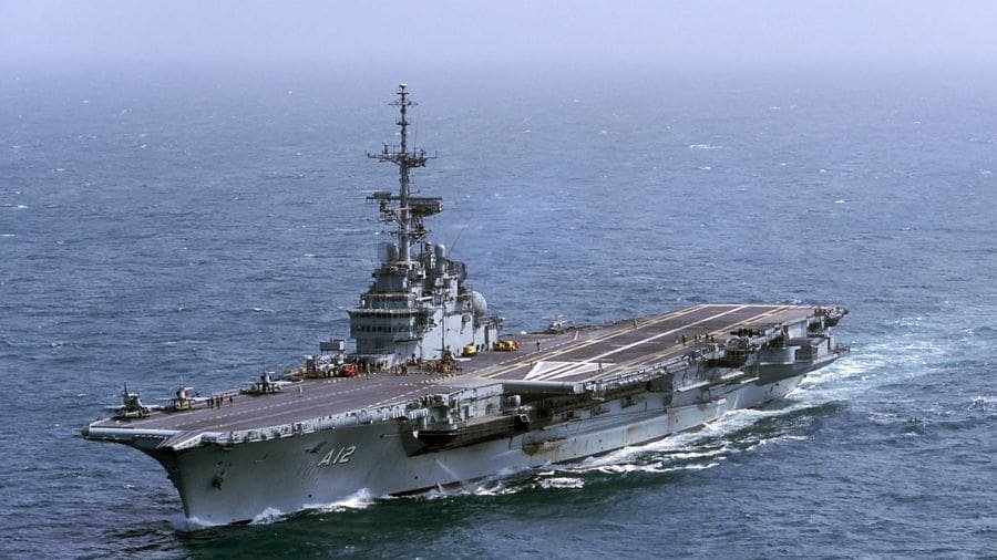 Manter uma estrutura de defesa forte tem um papel importante na pol&iacute;tica internacional