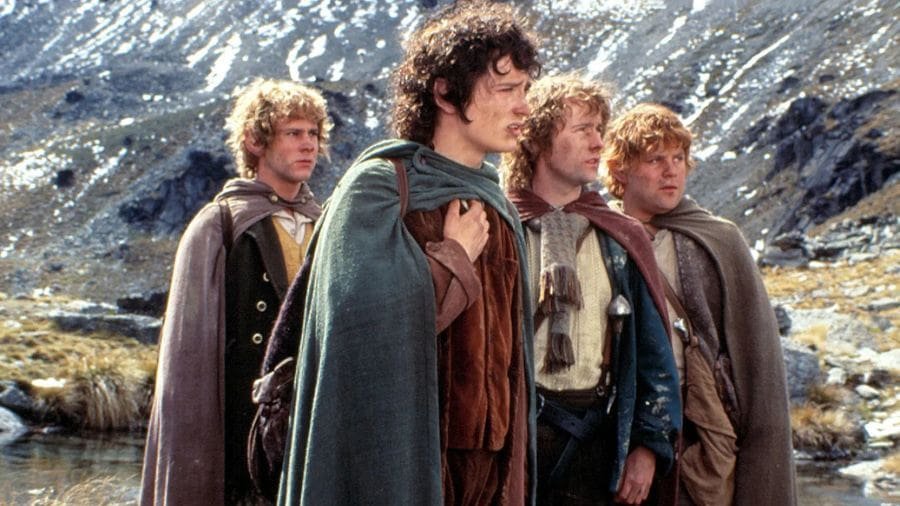 A hist&oacute;ria come&ccedil;a cerca de 14 anos ap&oacute;s a partida de Frodo da Terra M&eacute;dia
