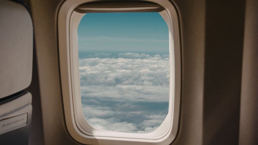 As companhias a&eacute;reas possuem equipes meteorol&oacute;gicas que analisam rotas e identificam zonas de turbul&ecirc;ncia antes mesmo da decolagem