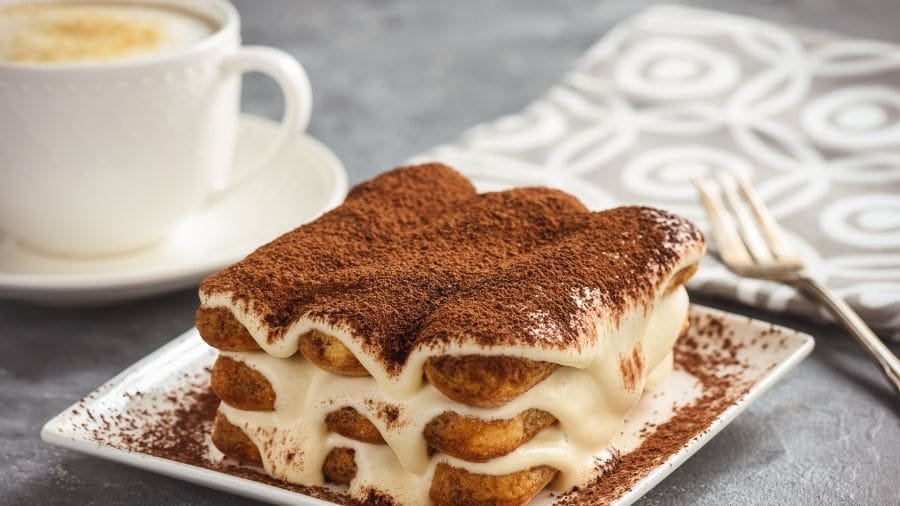 Por que dá vontade de comer doce após refeições? Muitas vezes, essa vontade aparece mesmo quando o corpo já recebeu calorias suficientes
