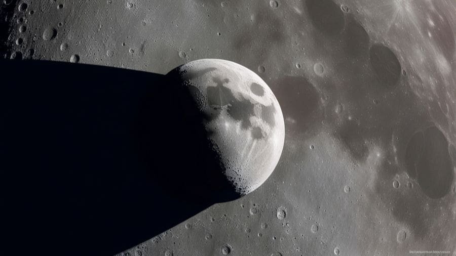 O lado oculto da lua n&atilde;o &eacute; invis&iacute;vel porque est&aacute; no escuro. Ele &eacute; invis&iacute;vel porque nunca fica voltado para a Terra.