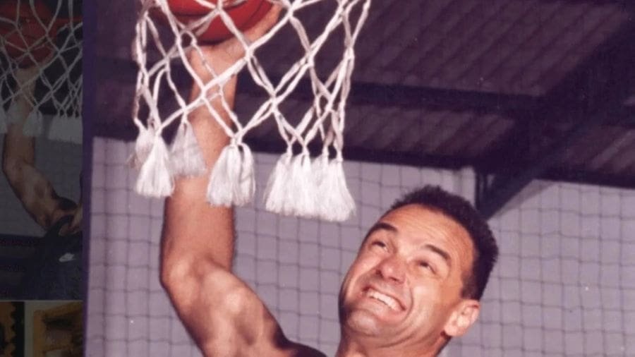 O ex-jogador, apelidado de &ldquo;M&atilde;o Santa&rdquo;, construiu uma das carreiras mais impressionantes da hist&oacute;ria do esporte brasileiro